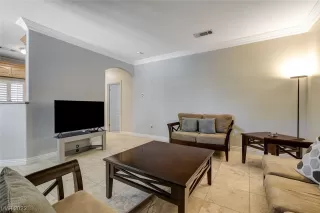 Photo #3: 2508027 Listing