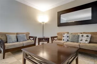 Photo #6: 2508027 Listing