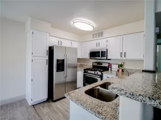 Photo #2: 2508028 Listing 