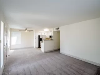 Photo #3: 2508028 Listing 