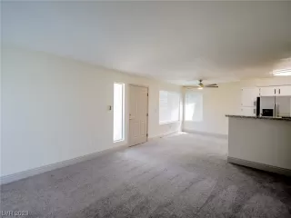 Photo #4: 2508028 Listing 