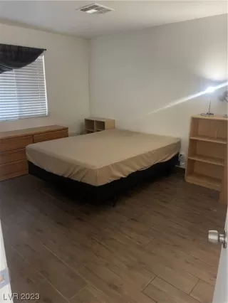 Photo #3: 2508066 Listing