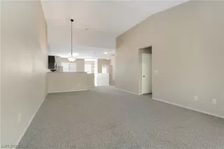 Photo #4: 2508104 Listing