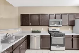 Photo #6: 2508104 Listing
