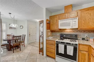 Photo #5: 2508110 Listing 