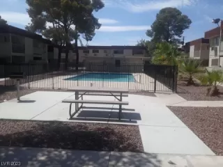 Photo #4: 2508116 Listing 