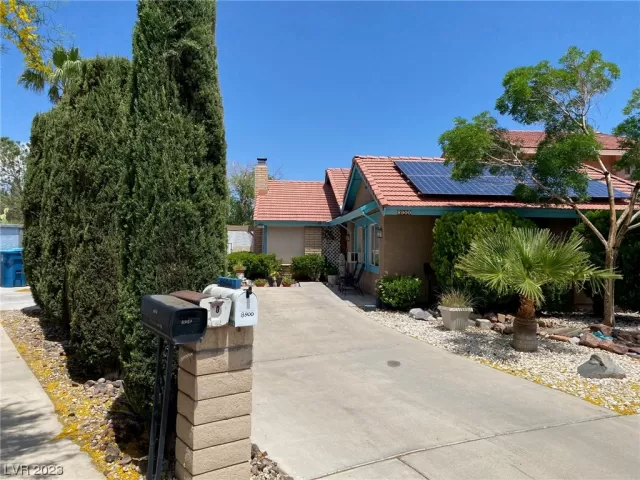 MLS: 2508125 Condo For Sale