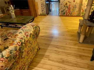 Photo #6: 2508125 Listing 