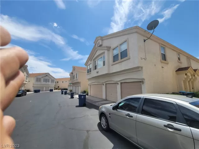 MLS: 2508126 Condo For Sale