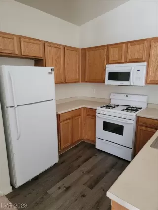 Photo #2: 2508126 Listing 