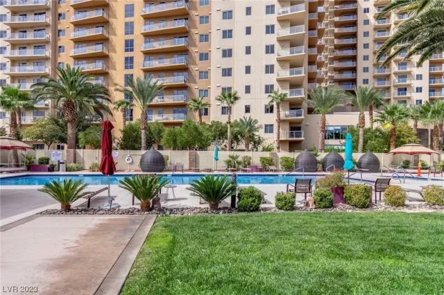 MLS: 2508132 Condo For Sale