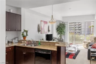 Photo #4: 2508132 Listing 
