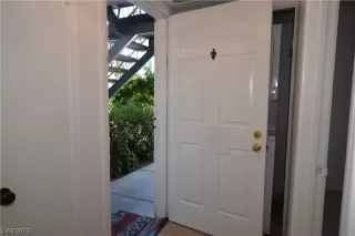 Photo #4: 2508153 Listing 