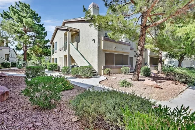 MLS: 2508161 Condo For Sale