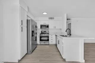 Photo #1: 2508161 Listing