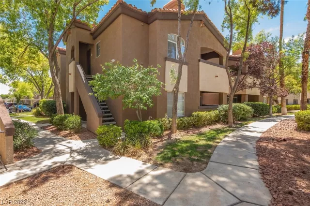 MLS: 2508162 Condo For Sale