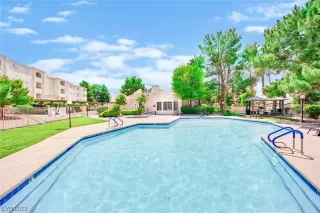 Photo #1: 2508163 Listing