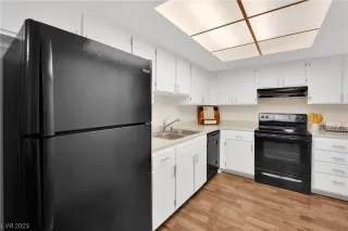 Photo #6: 2508163 Listing