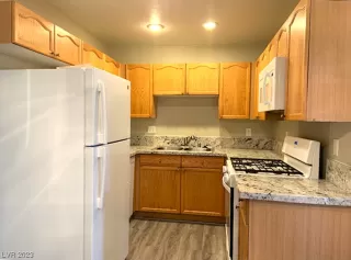 Photo #5: 2508170 Listing 