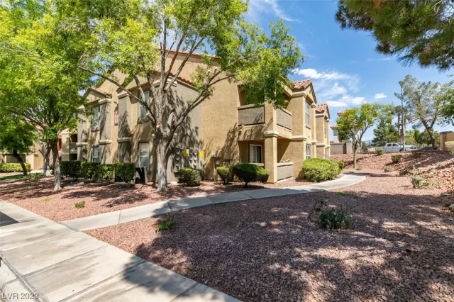 MLS: 2508200 Condo For Sale