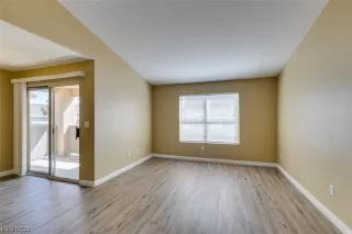 Photo #3: 2508200 Listing