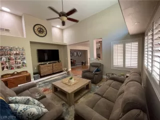 Photo #3: 2508210 Listing 