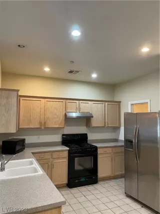 Photo #3: 2508225 Listing 