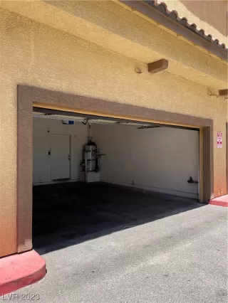 Photo #4: 2508225 Listing 