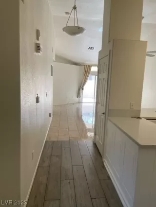 Photo #2: 2508238 Listing 