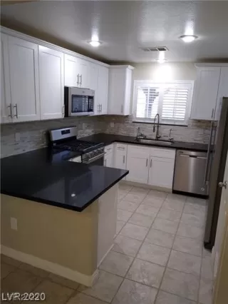 Photo #2: 2508240 Listing 