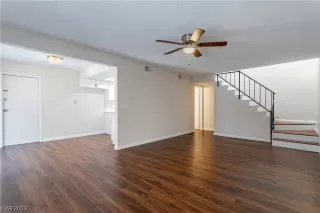 Photo #2: 2508250 Listing