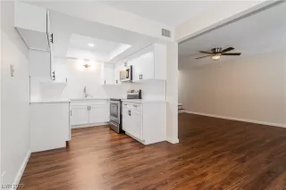 Photo #5: 2508250 Listing