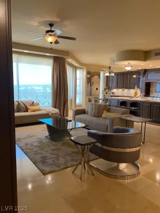 Photo #5: 2508276 Listing