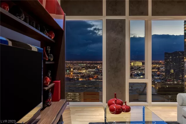 MLS: 2508281 Condo For Sale