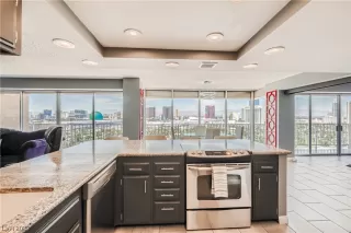 Photo #4: 2508284 Listing