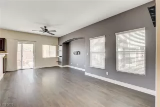 Photo #4: 2508285 Listing