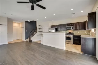 Photo #6: 2508285 Listing