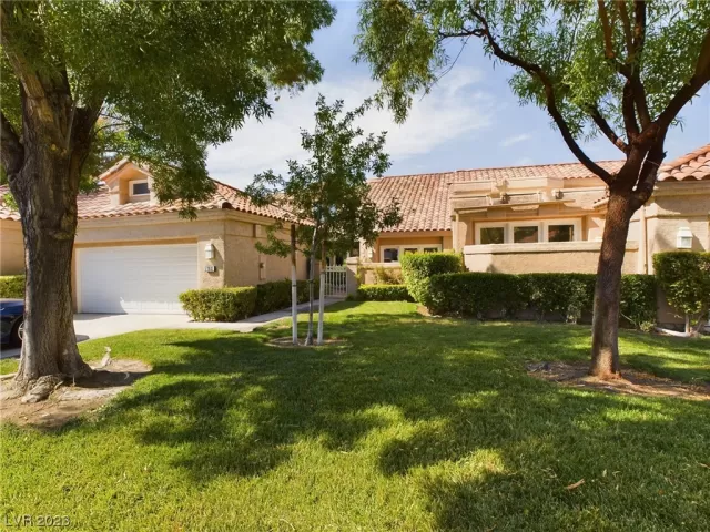 MLS: 2508306 Condo For Sale