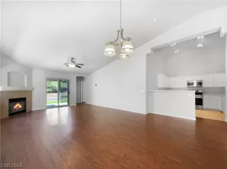 Photo #2: 2508357 Listing