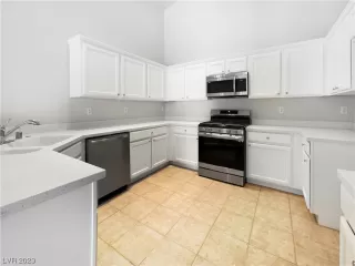 Photo #6: 2508357 Listing