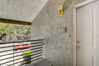 Photo #4: 2508367 Listing