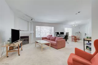 Photo #6: 2508367 Listing