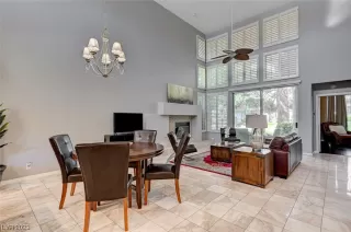 Photo #4: 2508381 Listing