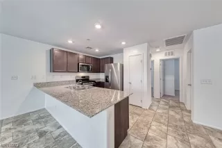 Photo #3: 2508388 Listing 