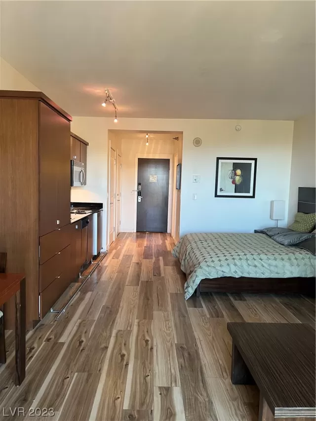 MLS: 2508395 Condo For Sale