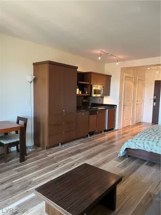 Photo #1: 2508395 Listing 