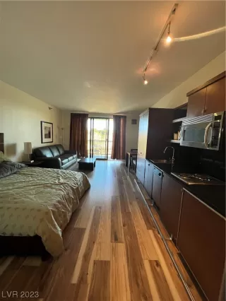 Photo #2: 2508395 Listing 