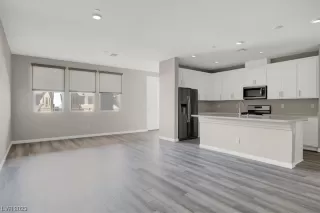 Photo #2: 2508397 Listing 