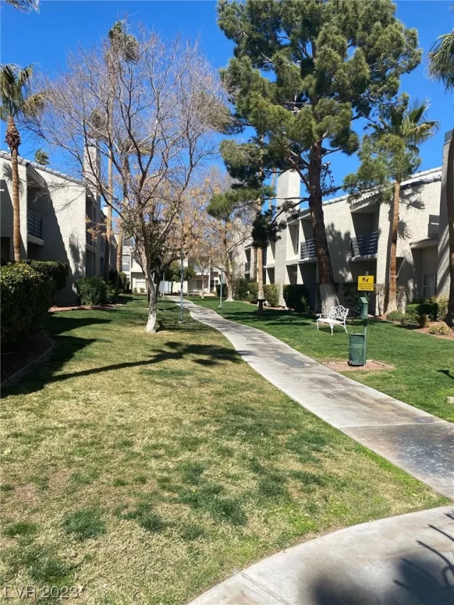 MLS: 2508407 Condo For Sale