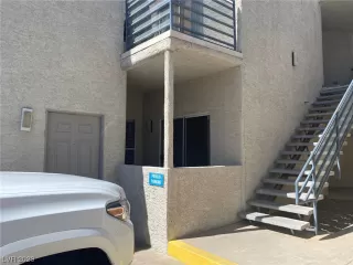 Photo #2: 2508407 Listing 